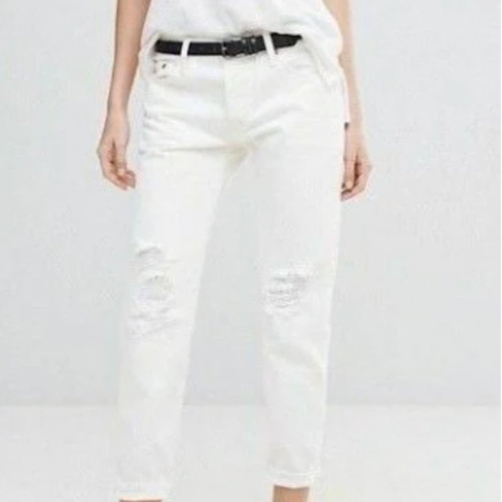 Levi’s 501 CT Boyfriend Distressed Jeans in White Denim – Size 29